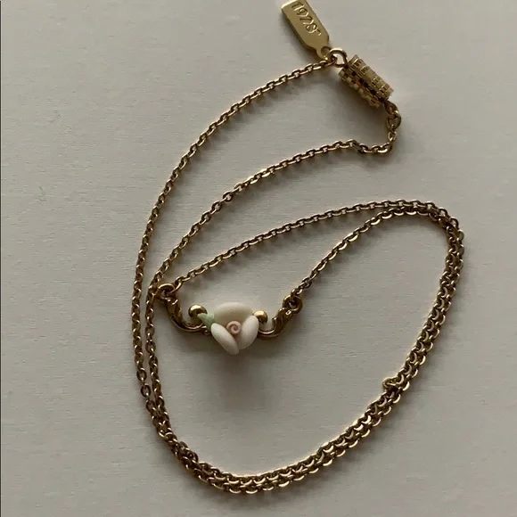 1928 Jewelry Necklace Fine Chain & Pale Porcelain Rose; 15” with original box - Picture 6 of 12